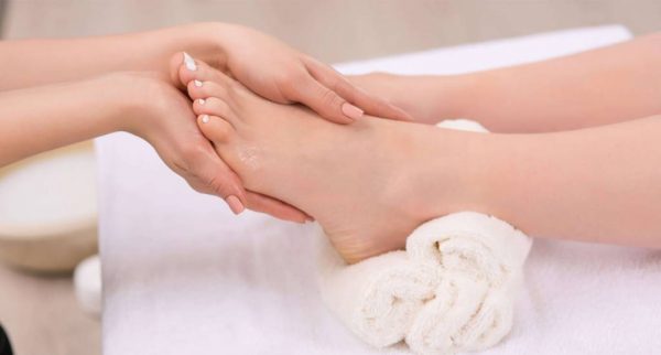 Pedicure shellac (gel polish) - 3 sessions